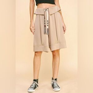 259B. Stylish High-Waisted Shorts